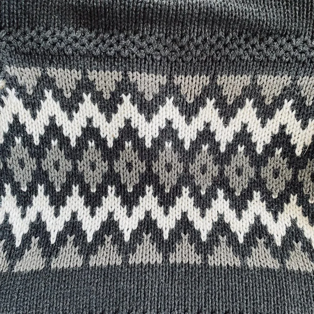 The Children's Place Boy’s Gray Zip-Up Sweater size 24 months Nordic
